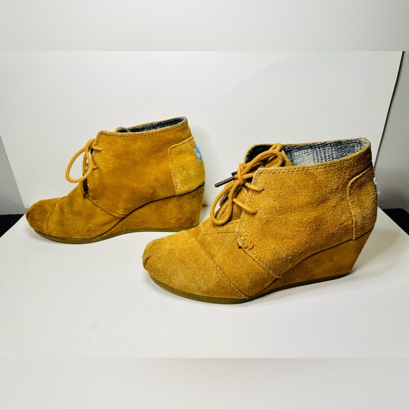 TOM'S Wedge Bootie Lace Up Suede Desert Chestnut SZ 6 EUC - Picture 8 of 13